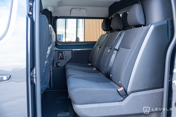 Utilitaire Citroën Jumpy Double Cabine 6 Places M BlueHDI 180 Ch EAT8 - 33325 €HT