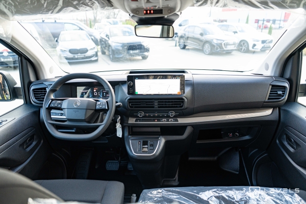 Utilitaire Citroën Jumpy Double Cabine 6 Places M BlueHDI 180 Ch EAT8 - 33325 €HT