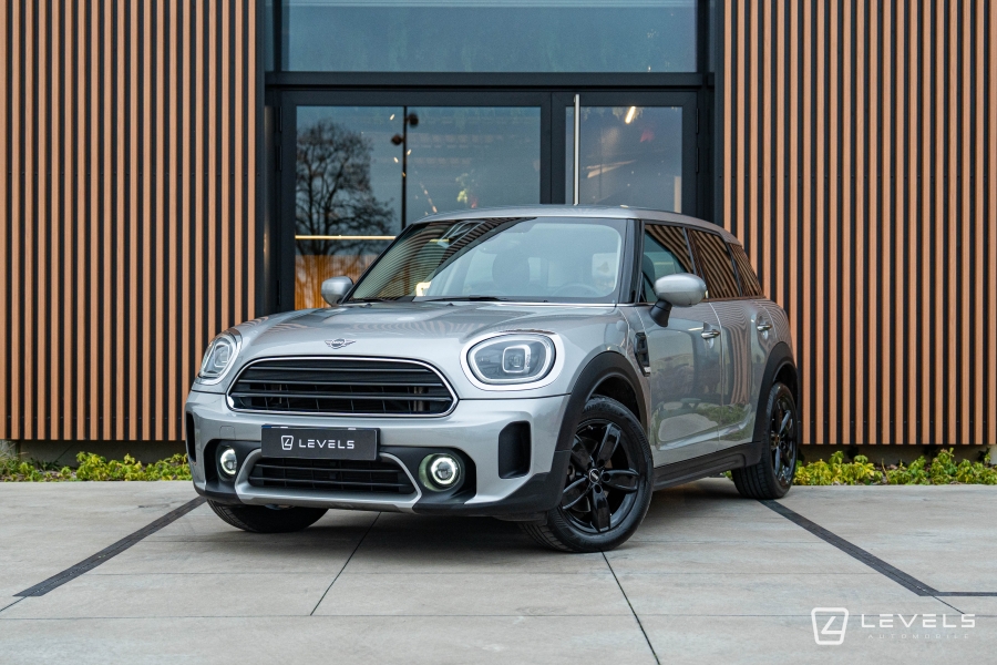 COUNTRYMAN COOPER Essential 136 ch BVA7