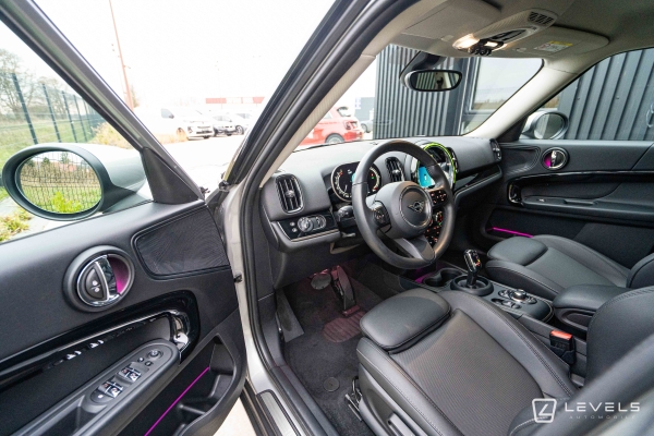 MINI COUNTRYMAN COOPER Essential 136 ch BVA7