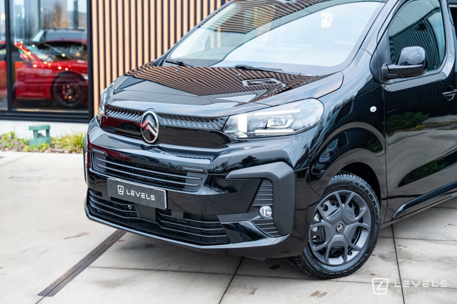 Utilitaire Citroën Jumpy Double Cabine 6 Places M BlueHDI 180 Ch EAT8 - 33325 €HT