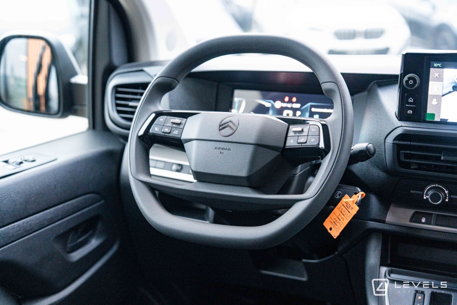 Utilitaire Citroën Jumpy Double Cabine 6 Places M BlueHDI 180 Ch EAT8 - 33325 €HT