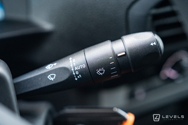 Utilitaire Citroën Jumpy Double Cabine 6 Places M BlueHDI 180 Ch EAT8 - 33325 €HT