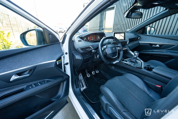 Peugeot 3008 1.5 BLUEHDI 130 CH GT LINE