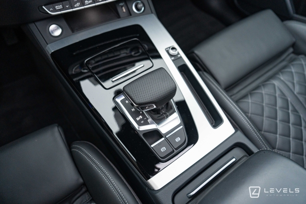 Audi Q5 50 TFSIe 299 CH QUATTRO S LINE S-TRONIC 