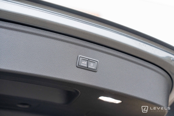 Audi Q5 50 TFSIe 299 CH QUATTRO S LINE S-TRONIC 