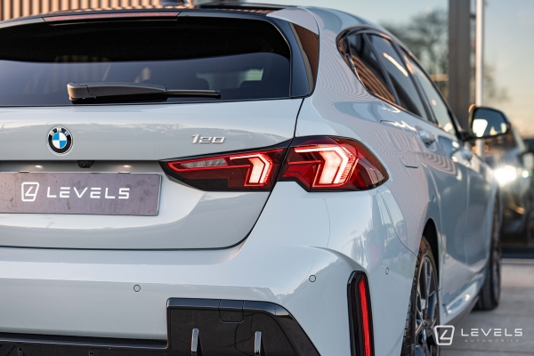 BMW SERIE 1 (F70) 120i 170ch M Sport DKG7