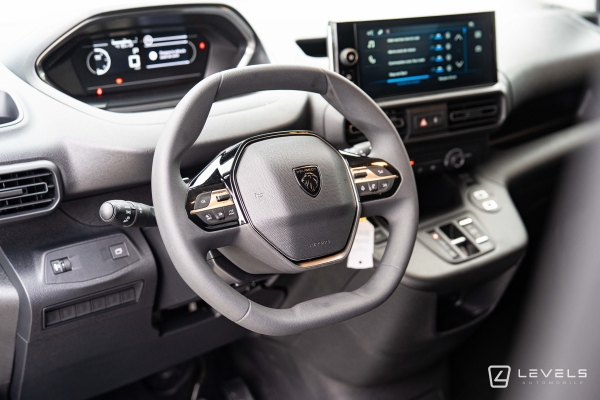 Utilitaire PEUGEOT Partner Standard 130 Ch 1.5 EAT8 - 19158 € HT