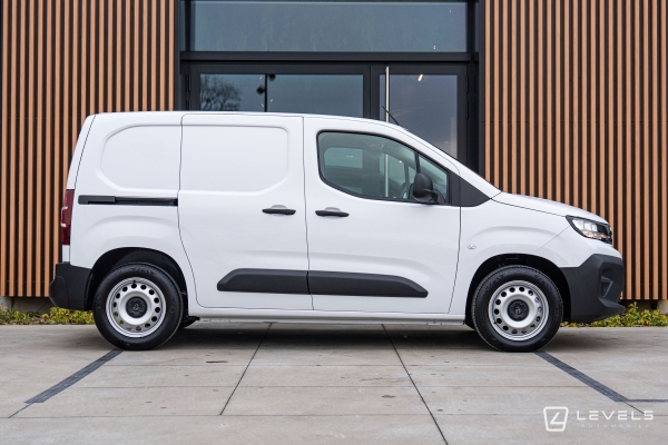 Utilitaire PEUGEOT Partner Standard 130 Ch 1.5 EAT8 - 19158 € HT