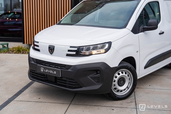 Utilitaire PEUGEOT Partner Standard 130 Ch 1.5 EAT8 - 19158 € HT