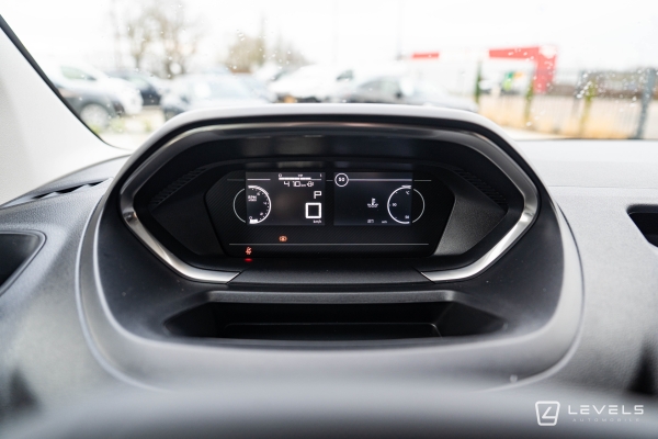 Utilitaire PEUGEOT Partner Standard 130 Ch 1.5 EAT8 - 19158 € HT