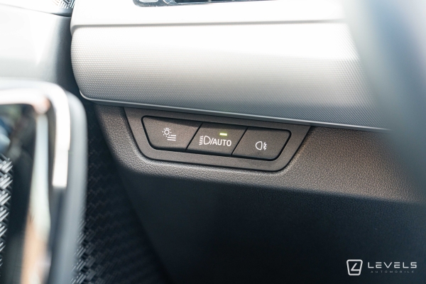 BMW X1 xDrive 30e Business Design DKG7