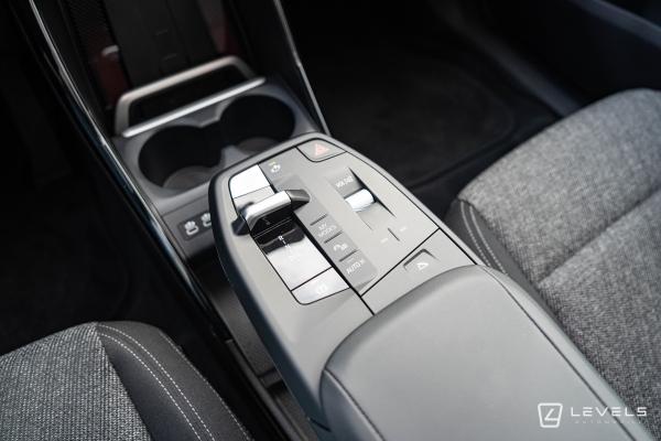 BMW X1 xDrive 30e Business Design DKG7