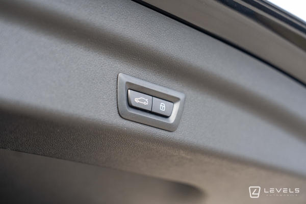 BMW X1 xDrive 30e Business Design DKG7