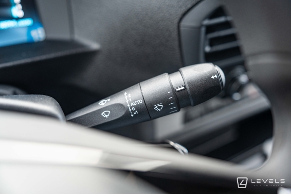 Utilitaire Citroen Jumpy XL 2.0 HDI 180 BVA Cabine approfondie 5 Places - 33158€ HT