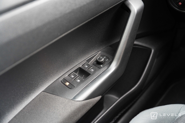  Volkswagen POLO 1.0 TSI 110 R-LINE