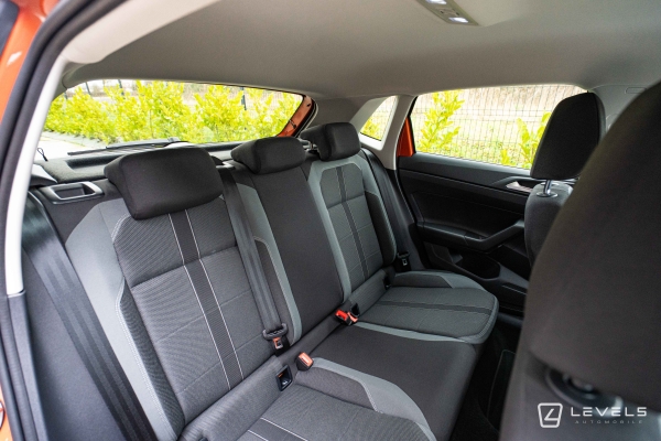  Volkswagen POLO 1.0 TSI 110 R-LINE