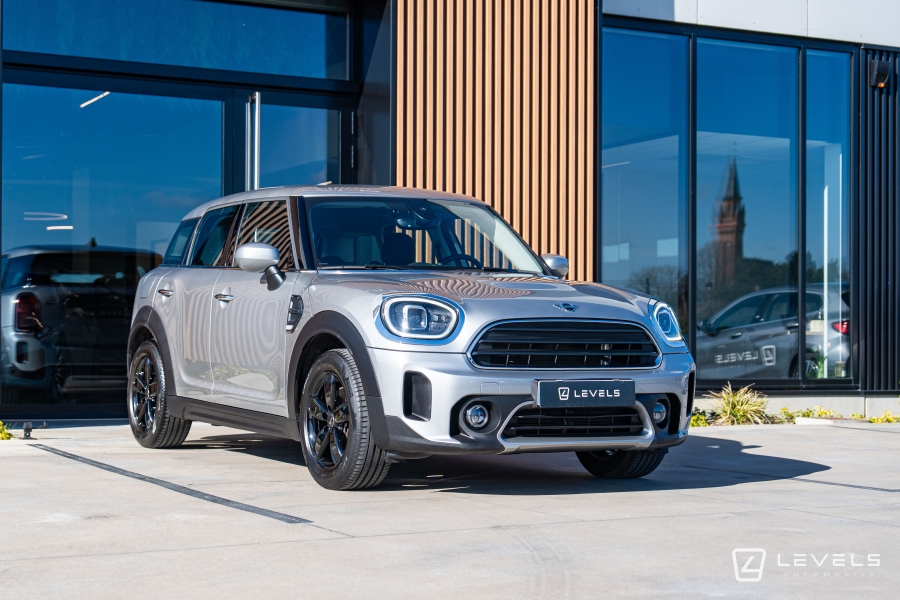 MINI COUNTRYMAN COOPER Essential 136 ch BVA7