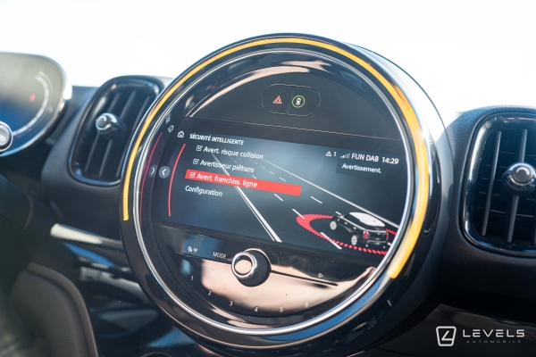 MINI COUNTRYMAN COOPER Essential 136 ch BVA7