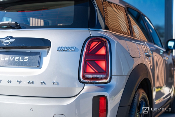 MINI COUNTRYMAN COOPER Essential 136 ch BVA7