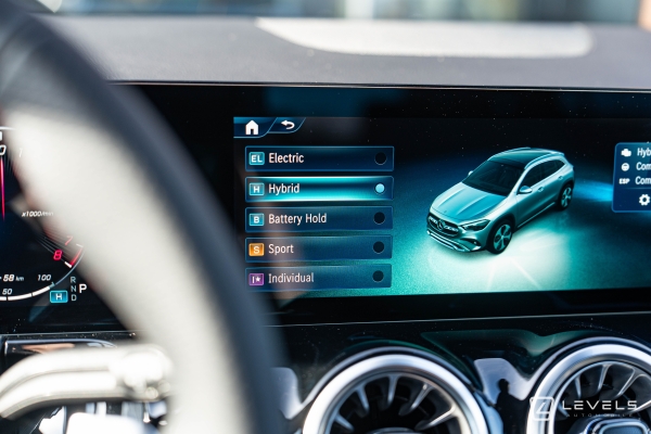 Mercedes GLA 250E AMG LINE 8G-DCT