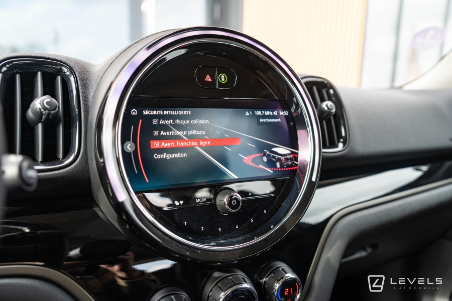 MINI COUNTRYMAN COOPER Essential 136 ch BVA7