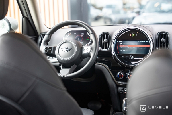 MINI COUNTRYMAN COOPER Essential 136 ch BVA7