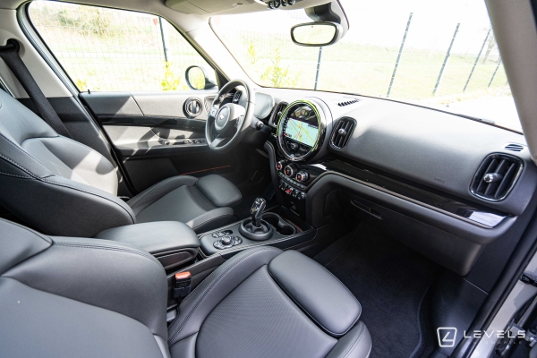 MINI COUNTRYMAN COOPER Essential 136 ch BVA7