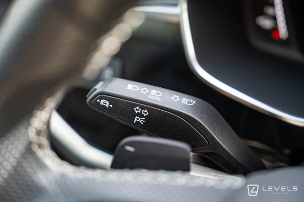 Audi Q3 45 TFSIe 245 ch S-Line S-TRONIC 6