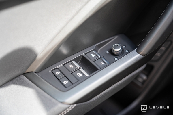 Audi Q3 45 TFSIe 245 ch S-Line S-TRONIC 6