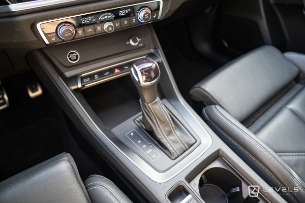 Audi Q3 45 TFSIe 245 ch S-Line S-TRONIC 6