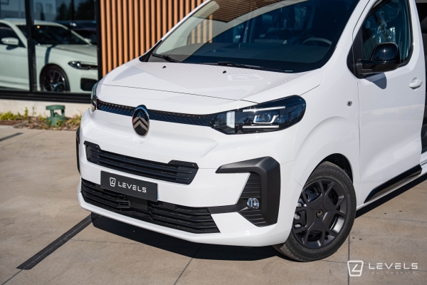 Utilitaire Citroën Jumpy M 2.2L 180 CH Cabine Approfondie 5 places EAT8 - 32492 € HT