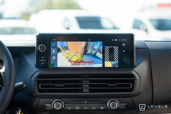 Utilitaire Citroën Jumpy M 2.2L 180 CH Cabine Approfondie 5 places EAT8 - 32492 € HT