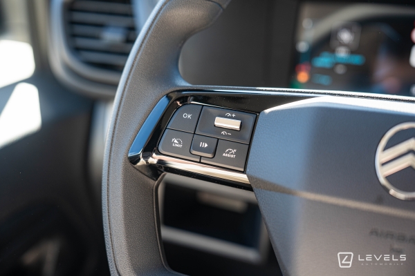 Utilitaire Citroën Jumpy M 2.2L 180 CH Cabine Approfondie 5 places EAT8 - 32492 € HT