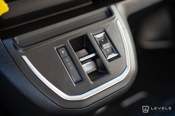 Utilitaire Citroën Jumpy M 2.2L 180 CH Cabine Approfondie 5 places EAT8 - 32492 € HT