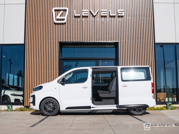 Utilitaire Citroën Jumpy M 2.2L 180 CH Cabine Approfondie 5 places EAT8 - 32492 € HT