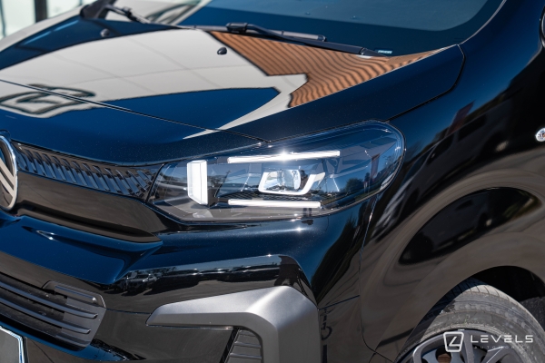 Utilitaire Citroën Jumpy M 2.2L 180 CH Cabine Approfondie 5 places EAT8 - 32908 € HT