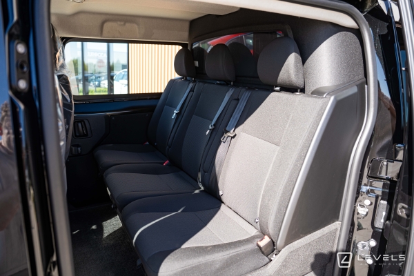 Utilitaire Citroën Jumpy M 2.2L 180 CH Cabine Approfondie 5 places EAT8 - 32908 € HT