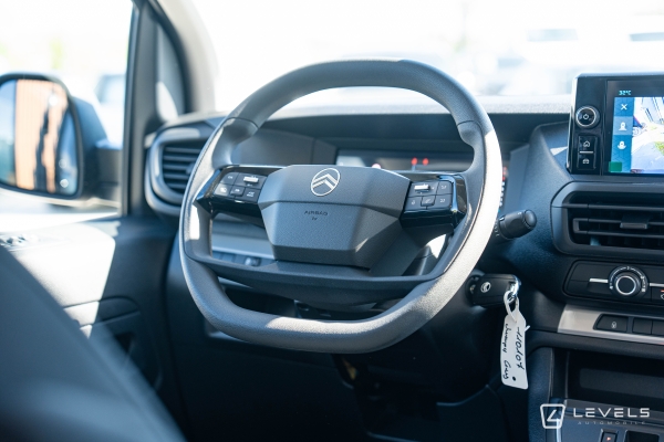 Utilitaire Citroën Jumpy M 2.2L 180 CH Cabine Approfondie 5 places EAT8 - 32908 € HT