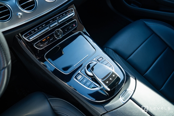 Mercedes Classe E 200D 160 Ch  AMG LINE