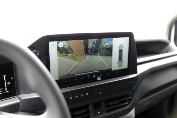 Utilitaire FORD Transit Custom 136ch Fourgon tôlé 280 L1H1 2.0 EcoBlue 25825€ HT