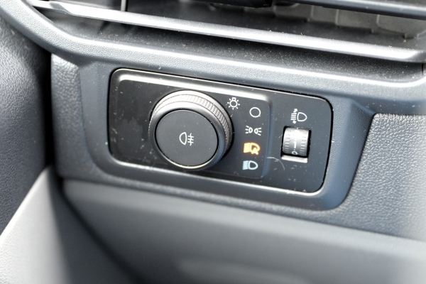 Utilitaire FORD Transit Custom 136ch Fourgon tôlé 280 L1H1 2.0 EcoBlue 25825€ HT