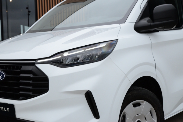 Utilitaire FORD Transit Custom 136ch Fourgon tôlé 280 L1H1 2.0 EcoBlue 25825€ HT