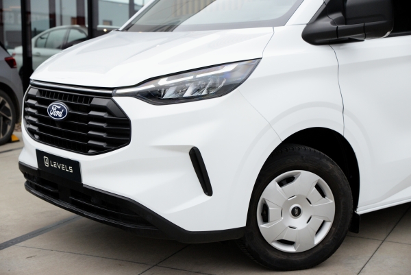 Utilitaire FORD Transit Custom 136ch Fourgon tôlé 280 L1H1 2.0 EcoBlue 25825€ HT