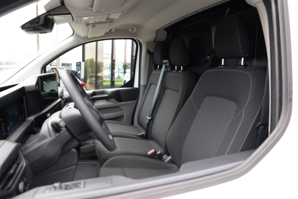 Utilitaire FORD Transit Custom 136ch Fourgon tôlé 280 L1H1 2.0 EcoBlue 25825€ HT