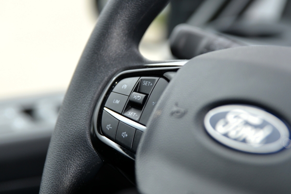 Utilitaire FORD Transit Custom 136ch Fourgon tôlé 280 L1H1 2.0 EcoBlue 25825€ HT