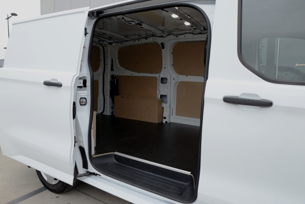 Utilitaire FORD Transit Custom 136ch Fourgon tôlé 280 L1H1 2.0 EcoBlue 25825€ HT