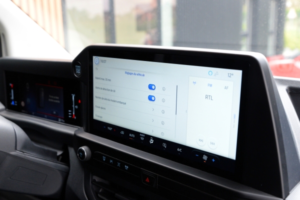 Utilitaire FORD Transit Custom 136ch Fourgon tôlé 280 L1H1 2.0 EcoBlue 25825€ HT