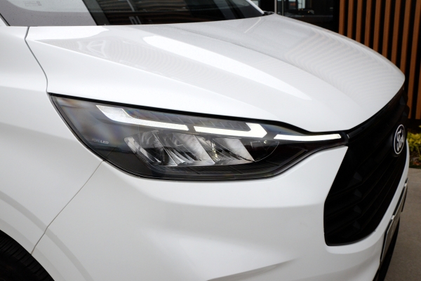 Utilitaire FORD Transit Custom 136ch Fourgon tôlé 280 L1H1 2.0 EcoBlue 25825€ HT