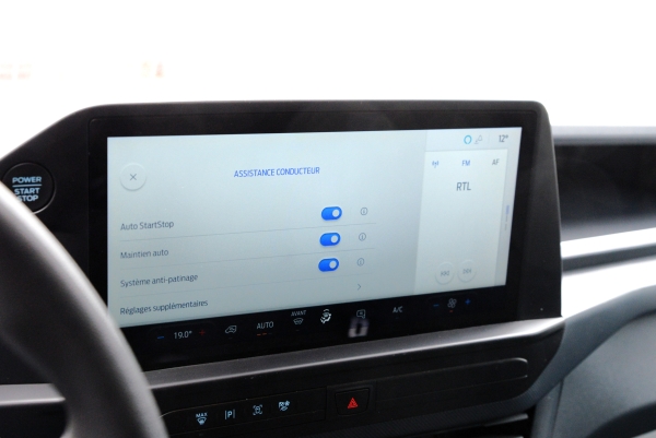 Utilitaire FORD Transit Custom 136ch Fourgon tôlé 280 L1H1 2.0 EcoBlue 25825€ HT